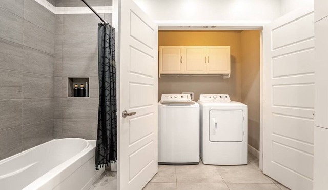 Bohemian Appartement 2-bedroom - Free Parking - Pet Friendly