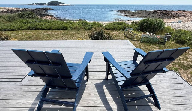 Bold Open Oceanfront Cottage: Luxury Furniture, Private Beach, Minutes to Acadia