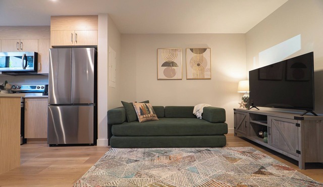 Boutique Hotel-Style Suite | 15 Min Walk to the Ocean | Parking & Kitchen