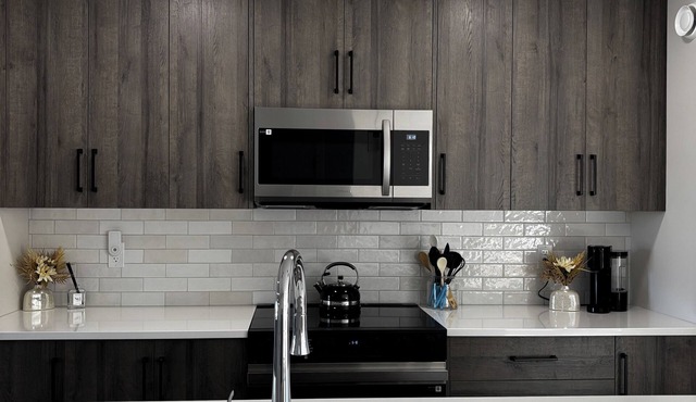 Brand New Beautiful Duplex Near the Lake!