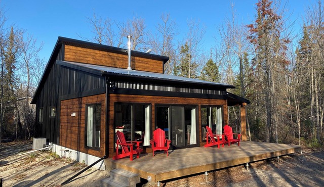 Brand new cabin at Balsam Harbour near Grand Beach w/hot tub & woodstove