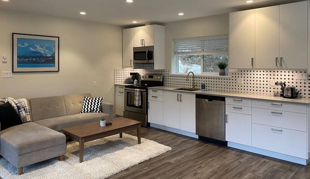 Brand New Halfmoon Bay Escape