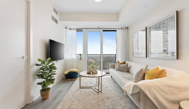 Brand new luxury 1 bedroom 1 bathroom condo in heart of Toronto