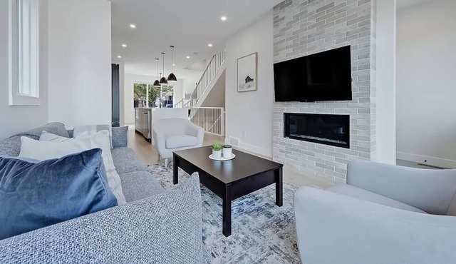 Brand New Luxury Home in Bridgeland - Sleeps 10
