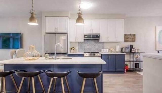 BRAND-NEW LUXURY SUITE in DOON SOUTH, min to 401