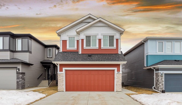 Brand New Modern Luxary Home | 5BR Home | YYC | Banff 1hr | Garage l King-Bed