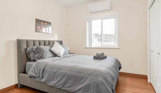 Brand-New Private 2BR Laneway Home