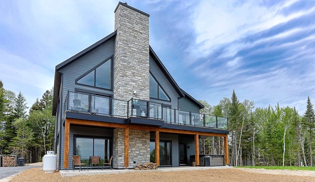 Brand New with Spa | Horizon Des Coteaux