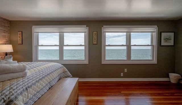 Breezeway Lakehouse · Near Point Pelee!