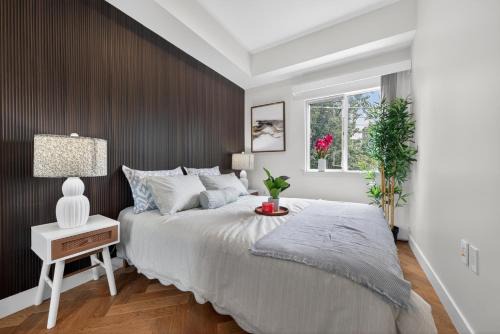 Bright 2BR West End Apartment Close to Beaches
