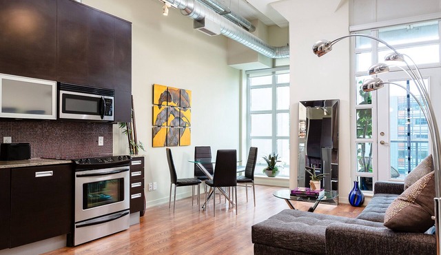 Bright loft one bedroom with den, steps to subway, Casa Loma and Yorkwille