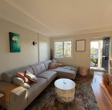 Bright & Spacious Full Family Home