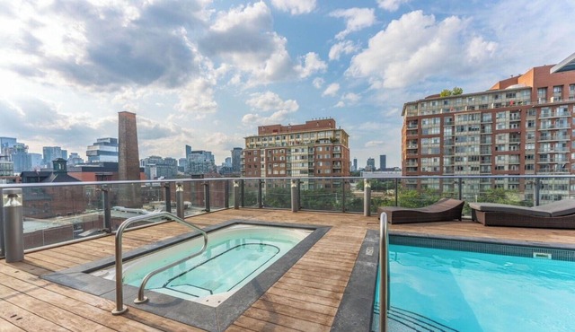 Bright Spacious Luxury 2 Bed 2 Bath Loft Downtown