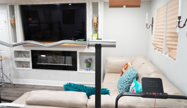 Bright Walkout Suite | Private Entrance & Parking