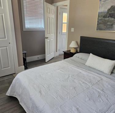 Britannia B + B