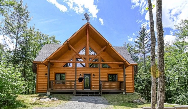 Brown Bear Lodge CITQ 296775