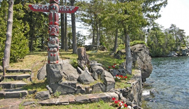 Island Paradise at Totem Point on Tar Island in the 1000 Islands