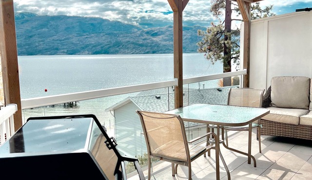 Cabin 11 at Peachland Beach Resort