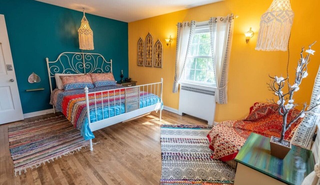 Cardinal Inn ~ Boho Room