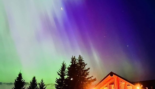 Cariboo Log Guest House