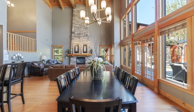 Carmel Beach Private Lodges - Unit #9. Lakefront 4 bedroom lodge.