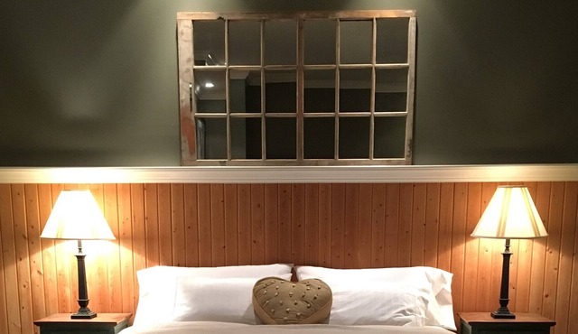 Casa Colina Bed & Breakfast - Luxury King Suite