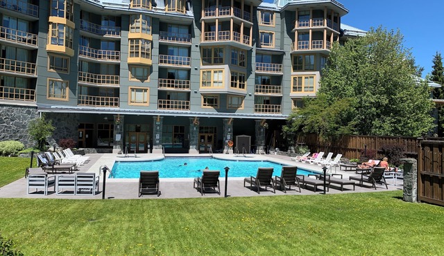 Cascade Lodge suite ski/bike storage room WIFI pool 2 hot tub sauna gym cable TV