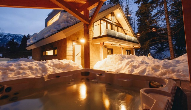 Cedar Rim Chalet - Brand New Luxury Chalet