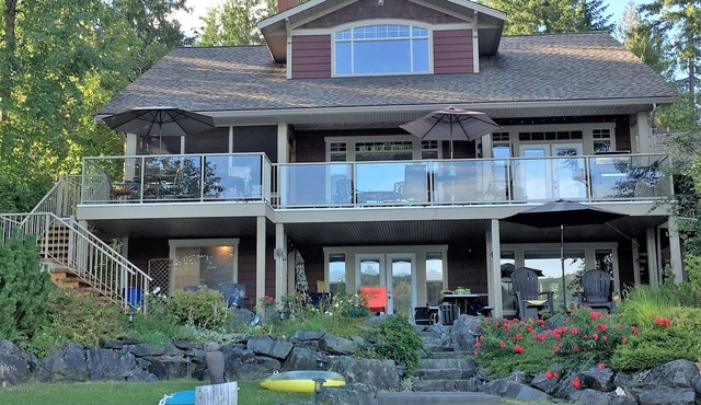 Celista Gardens, Large Private Property with Beach, new dock & 2 Mooring Buoys