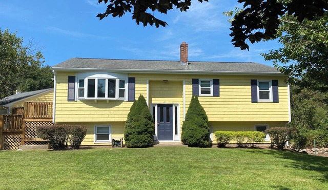 Central A/C, Secluded, Lots of space, Close to beach; 2 wks left for Summer '27 in Narragansett
