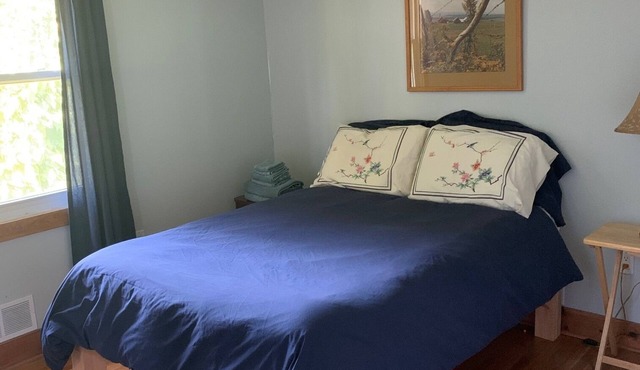 CENTRAL COLLINGWOOD SEASONAL RENTAL