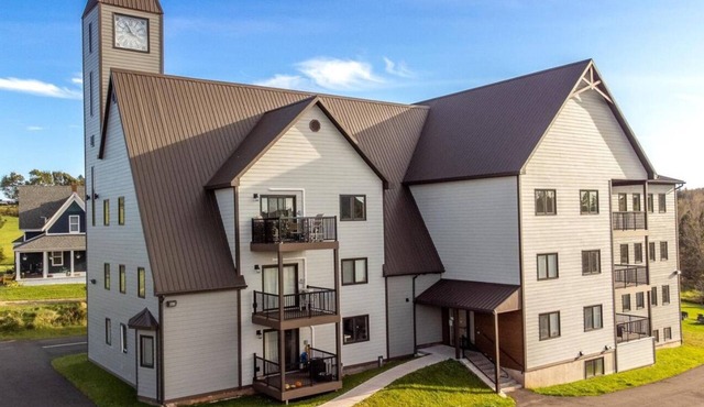 Central Island location close to Confederation Trail, golf and many attractions.