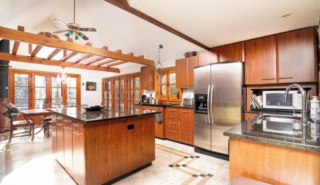 Century grand cottage on the water and in the forest in Sainte-Adèle