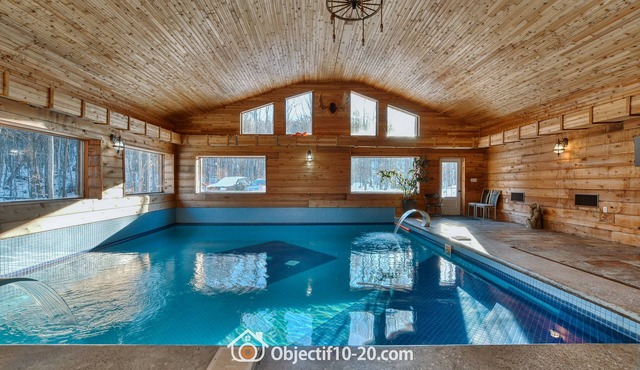 CHALET BEAVERS POND INSIDE POOL