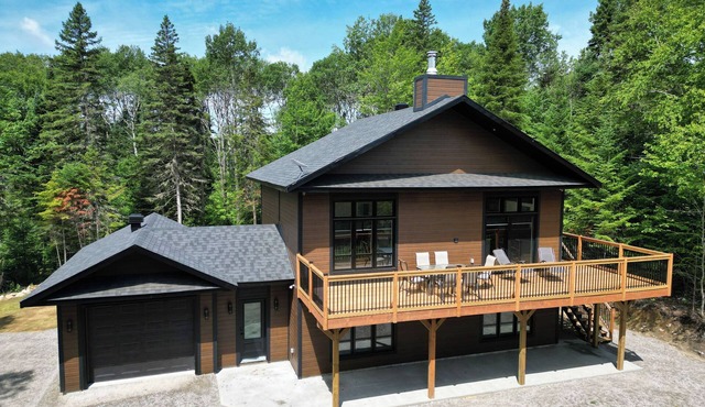 Chalet Avec Accès au Lac Taureau, à Proximité des Sentiers de VTT et Motoneiges