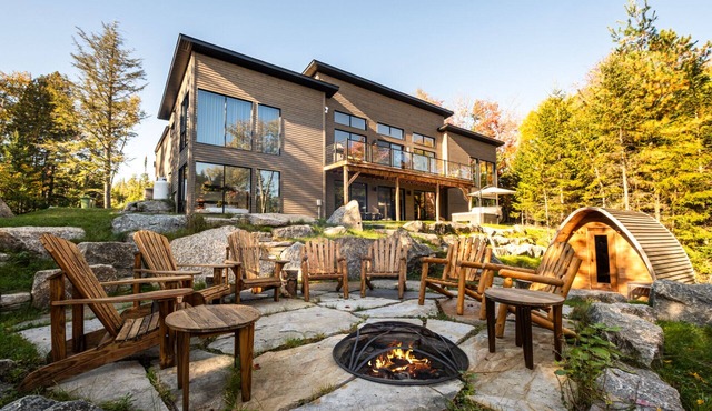 Chalet Denali | 4 Luxury Suites | Hot Tub, Sauna, Firepit & Pool Table | Pet-Friendly