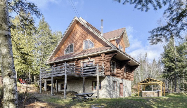 Chalet en Bois Rond Avec Spa, Sauna et Hammam