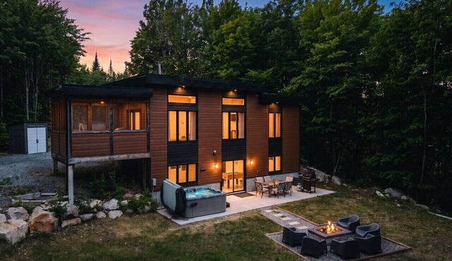 Chalet Röcka with hot tub and lake access!
