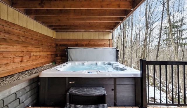 Charmant Boisé | Peaceful Getaway | Spa with Fores