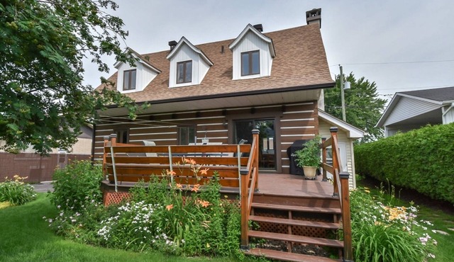 Charmante, spacieuse maison canadienne/Charming and very spacious Canadian house