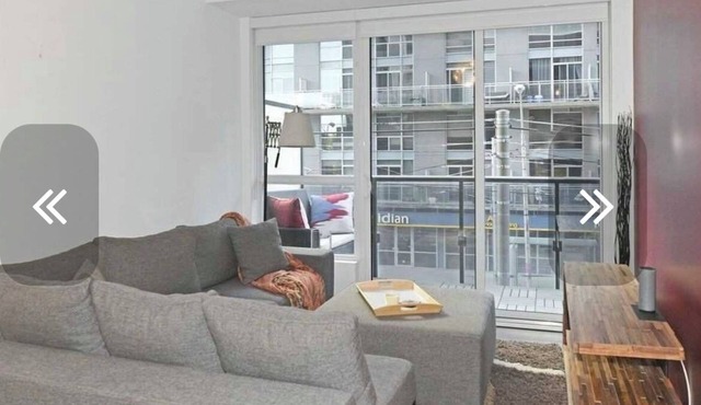 Charming 1-bedroom condo in marvelous Toronto with WiFi, King West