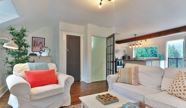 Charming 2 bedroom rental unit in Knowlton village