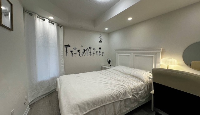 Charming 2-bedroom townhome in Toronto, Convenient, Comfortable, Cozy.
