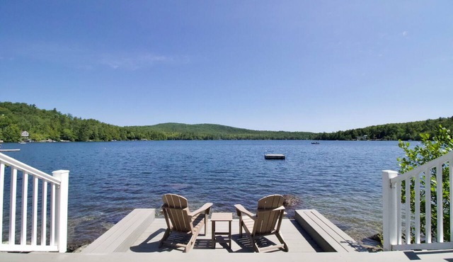 Charming 2-bedroom waterfront cottage in Nelson perfect for a relaxing getaway in Nelson
