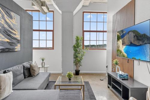 Charming 2BR Escape with Fast WiFi in Kansas City
