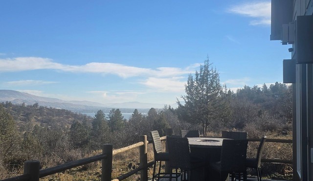 Charming 3-bedroom house in beautiful Klamath Falls with AC in Klamath Falls