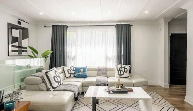 Charming 4-bedroom bungalow with Pool in soothing Mississauga