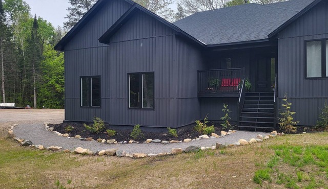 Charming 4-bedroom house with WiFi, fitness room in welcoming Tory Hill in Tory Hill