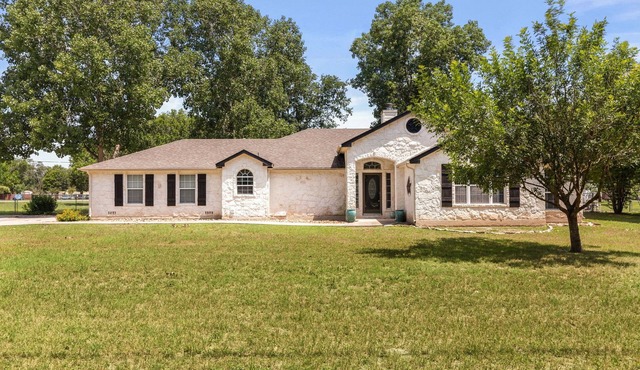 Charming 4 Bedroom House near Lake McQueeney in McQueeney