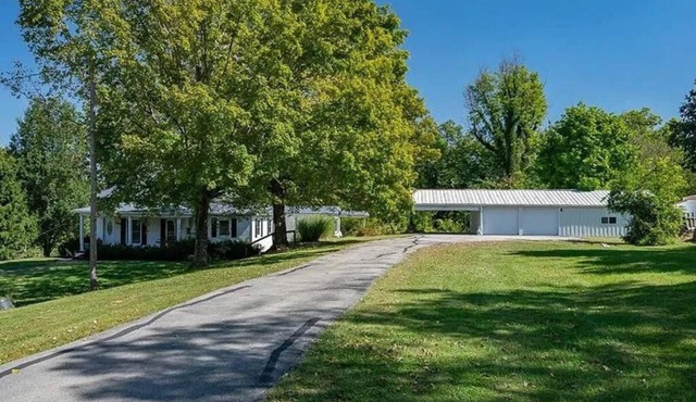 Charming Blue River Escape in Milltown